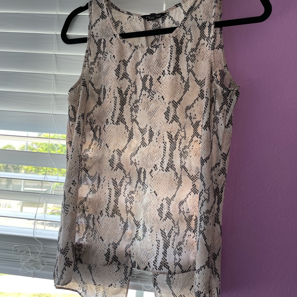 Open back - Picture 2 of 3